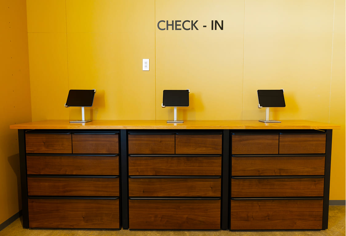 ホテルのモダンな階段